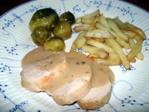 Polędwiczki smażone na wodzie, z sosem borowikowym