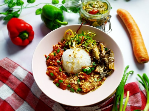 Indyjski gulasz z soczewicą i boczniakami