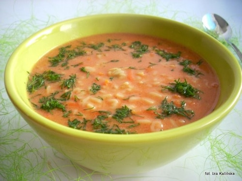 Pomidorowa czosnkowa na gęsto, z makaronem drobnym