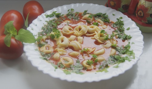 Przepis na Pomidorowa z pierożkami Tortelini Pomidorowa z pierożkami Tortelini