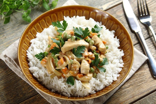 Potrawka z kurczaka z marchewką i groszkiem