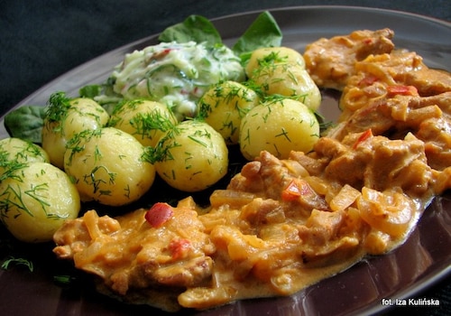 Potrawka z udźca kurczaka w sosie paprykowo-musztardowym