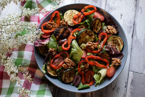 Sałatka z grillowanymi warzywami