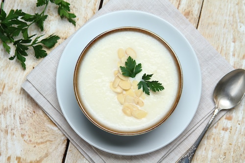 Przepis na Przysmak z gruszki i pietruszki z płatkami migdałów Przysmak z gruszki i pietruszki z płatkami migdałów