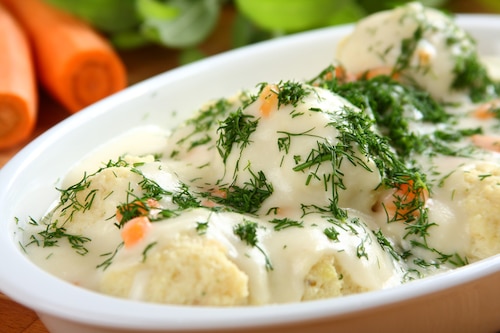 Pulpety rybne w sosie chrzanowym z koperkiem