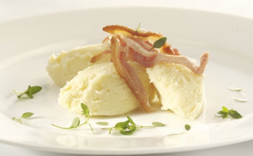 Przepis na Purée ziemniaczane z parmezanem i boczkiem Purée ziemniaczane z parmezanem i boczkiem