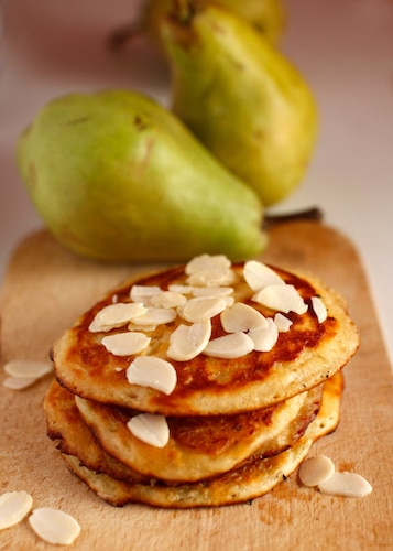 Przepis na Puszyste placuszki z gruszkami Puszyste placuszki z gruszkami