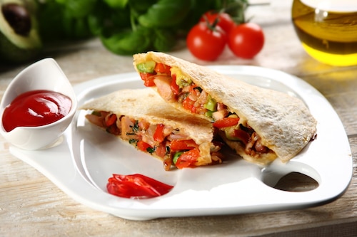 Przepis na Quesadilas z wędzonym kurczakiem Quesadilas z wędzonym kurczakiem