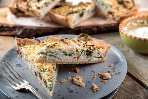 Przepis na Quiche z kaszą gryczaną i suszonymi śliwkami Quiche z kaszą gryczaną i suszonymi śliwkami