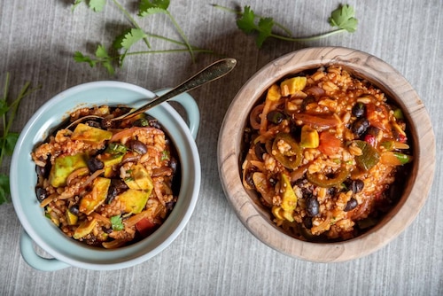 Przepis na Risotto z ryżu i komosy ryżowej w meksykańskim stylu z awokado Risotto z ryżu i komosy ryżowej w meksykańskim stylu z awokado