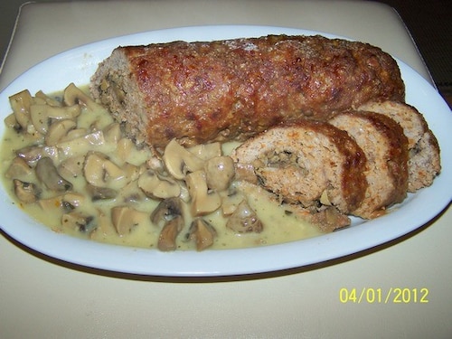 Rolada wieprzowa z sosem pieczarkowym