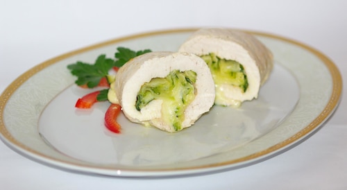 Przepis na Roladki gotowane z cukinią i mozzarellą Roladki gotowane z cukinią i mozzarellą