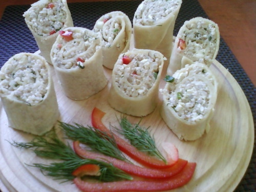 Roladki naleśnikowe z kaszą i twarogiem