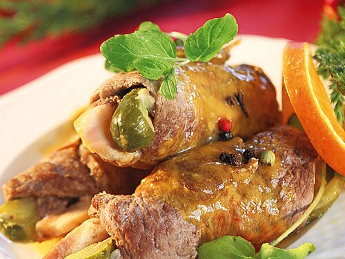 Przepis na Roladki wołowe w sosie pomarańczowym Roladki wołowe w sosie pomarańczowym