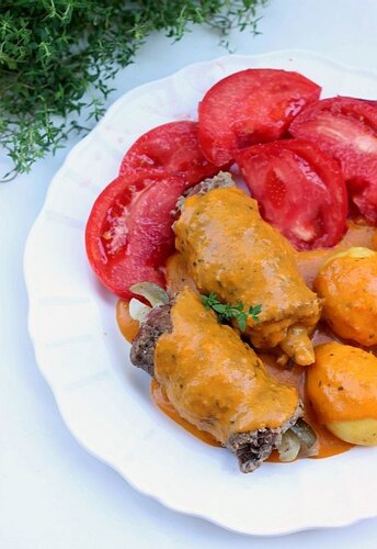 Przepis na Roladki wołowe w sosie Roladki wołowe w sosie