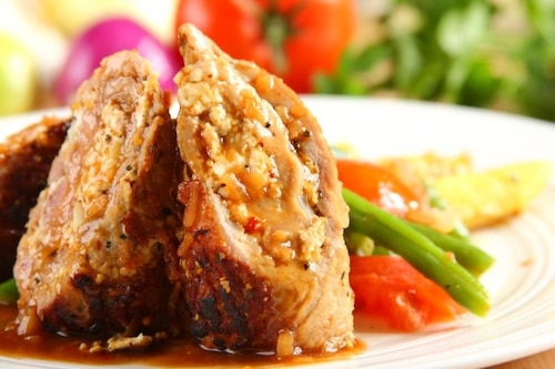 Roladki z cielęciny z białym serem czosnkowym - VIDEO