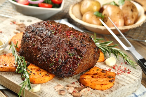 Rozbef z grilla z frytkami z batatów i dipem z habanero