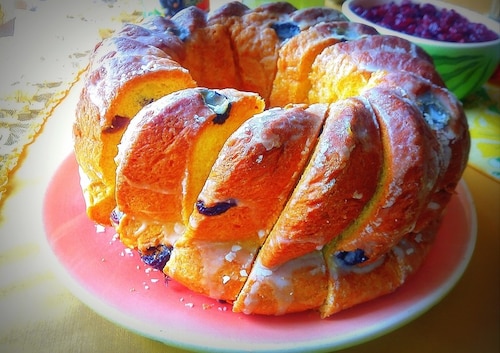 Babka drożdżowa z polewą cytrynową 