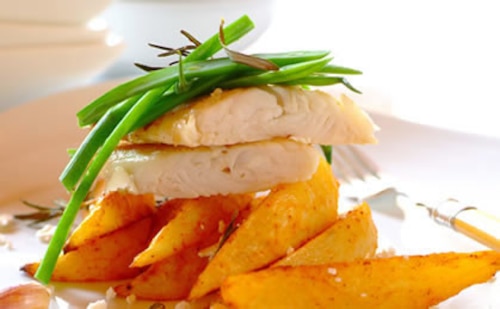 Przepis na Ryba z zapieczonymi ziemniakami Ryba z zapieczonymi ziemniakami