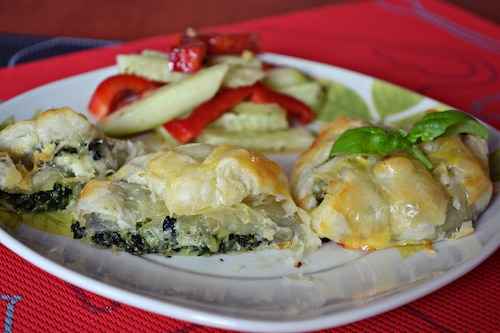 Przepis na Sakiewki francuskie ze szpinakiem Sakiewki francuskie ze szpinakiem