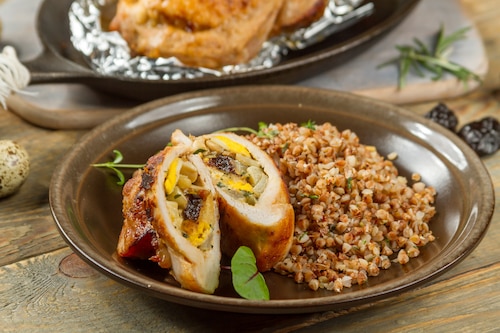 Przepis na Sakiewki ze schabu faszerowane grzybami Sakiewki ze schabu faszerowane grzybami