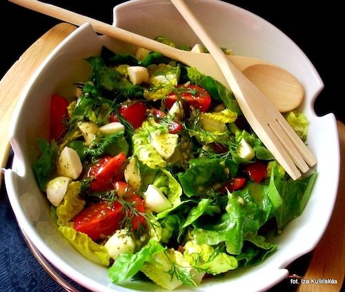 Przepis na Sałata włoska z mozarellą Sałata włoska z mozarellą