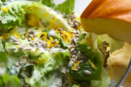 Sałata z dynią i sosem szefa