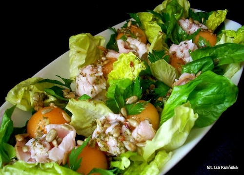 Sałata z melonem i szynką 