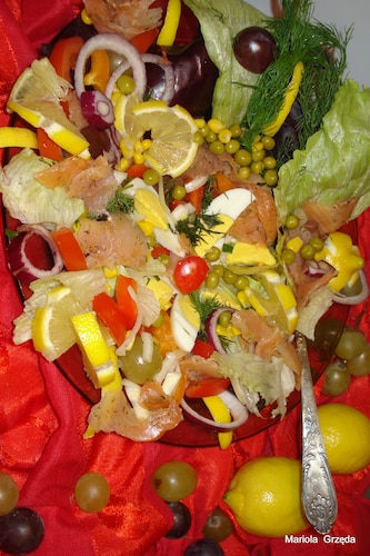 Sałatka    łososiowa z  nutą   cytrynową 