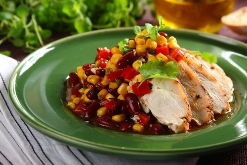 Przepis na Sałatka meksykańska z kurczakiem Sałatka meksykańska z kurczakiem