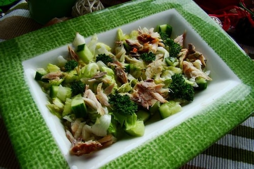 Sałatka ogórkowa z makrelą 