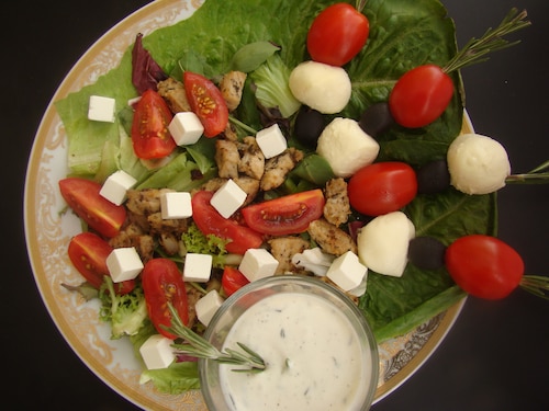 Przepis na Sałatka po śródziemnomorsku Sałatka po śródziemnomorsku