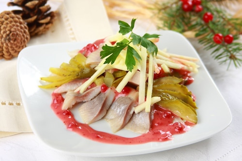 Przepis na Śledzie z żurawiną Śledzie z żurawiną