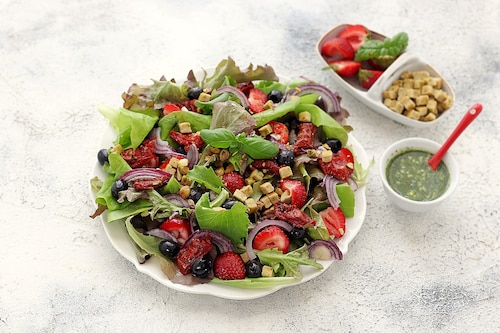    Sałatka z truskawkami