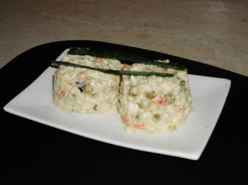 Przepis na Sałatka warzywna z czerwoną cebulą Sałatka warzywna z czerwoną cebulą