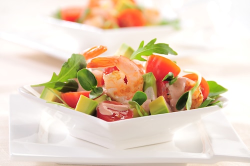 Przepis na Sałatka warzywna z grillowanymi krewetkami królewskimi Sałatka warzywna z grillowanymi krewetkami królewskimi