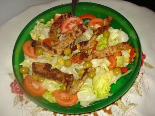 Przepis na sałatka z grillowanym schabem i oliwkami sałatka z grillowanym schabem i oliwkami