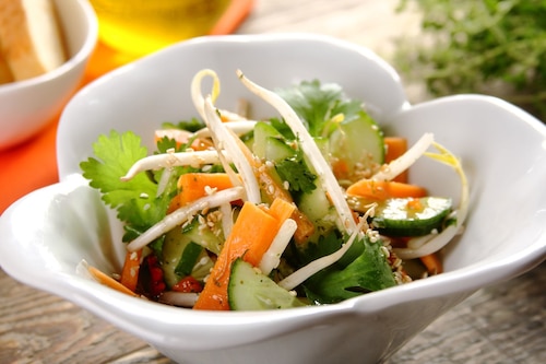 Sałatka z kiełkami fasoli i imbirem