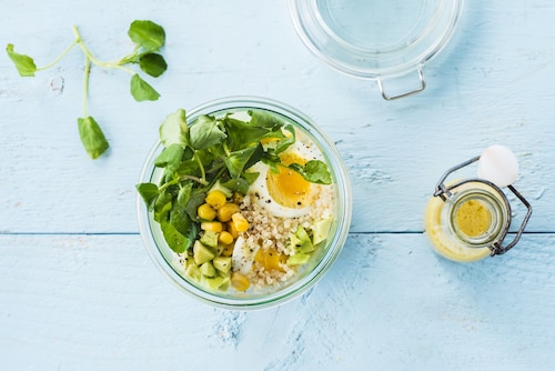 Sałatka z komosy i jajka