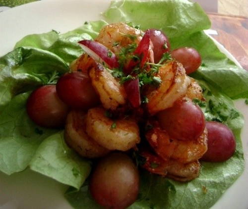 Przepis na Sałatka z krewetek i winogron Sałatka z krewetek i winogron