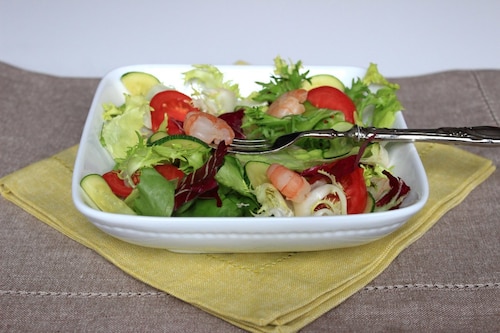 Przepis na Sałatka z krewetkami i cukinią Sałatka z krewetkami i cukinią
