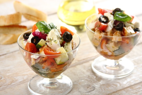 Sałatka z kurczakiem po grecku