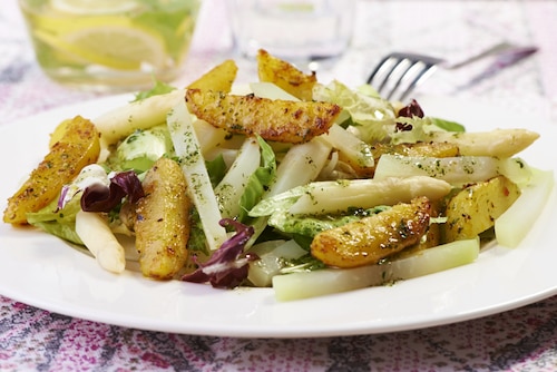 Sałatka z młodych ziemniaków