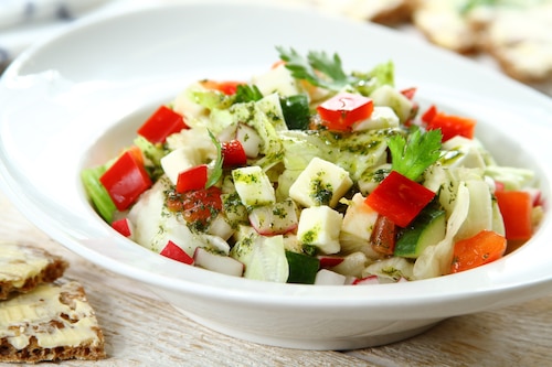 Przepis na Sałatka z mozzarellą Sałatka z mozzarellą