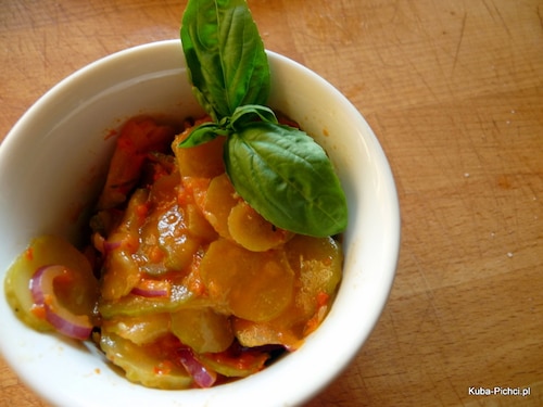 Sałatka z ogórkiem kiszonym