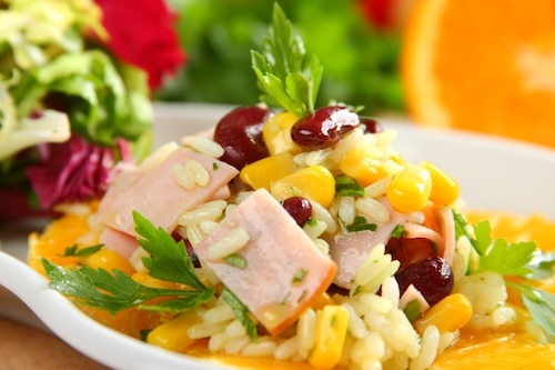 Sałatka z pomarańczą i szynką