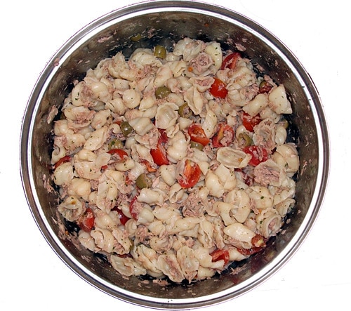 Sałatka z tuńczykiem i makaronem