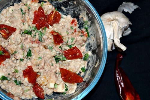 Sałatka z tuńczykiem i suszonymi pomidorami