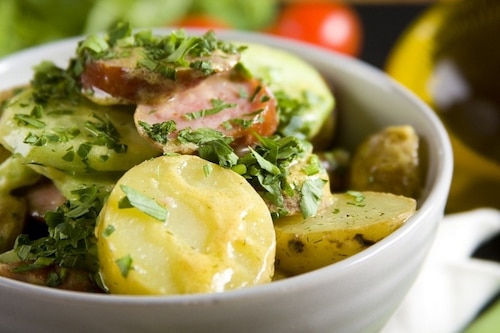 Przepis na Sałatka ziemniaczana z musztardą - VIDEO Sałatka ziemniaczana z musztardą - VIDEO