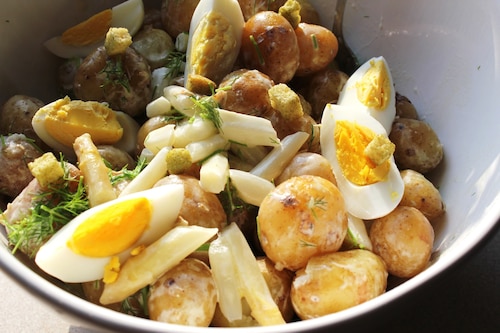 Przepis na Sałatka ziemniaczana ze szparagami Sałatka ziemniaczana ze szparagami